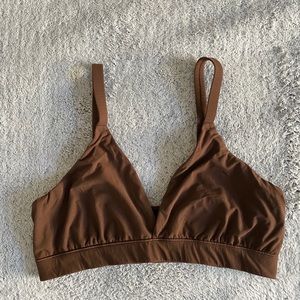 SKIMS fits everybody bra